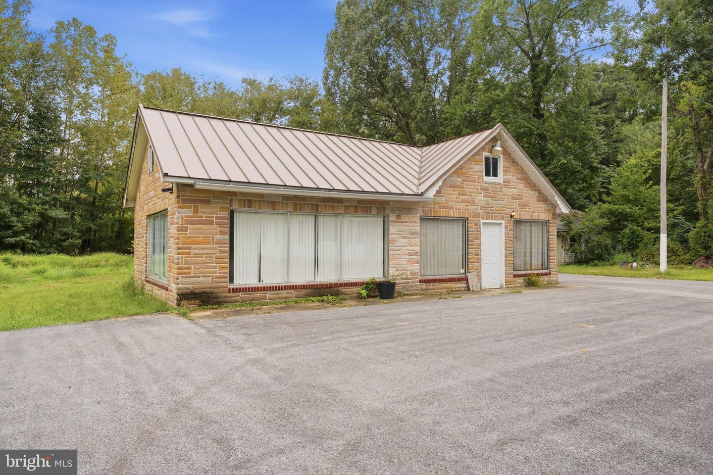 4980 Livingston Rd Property Photo 10
