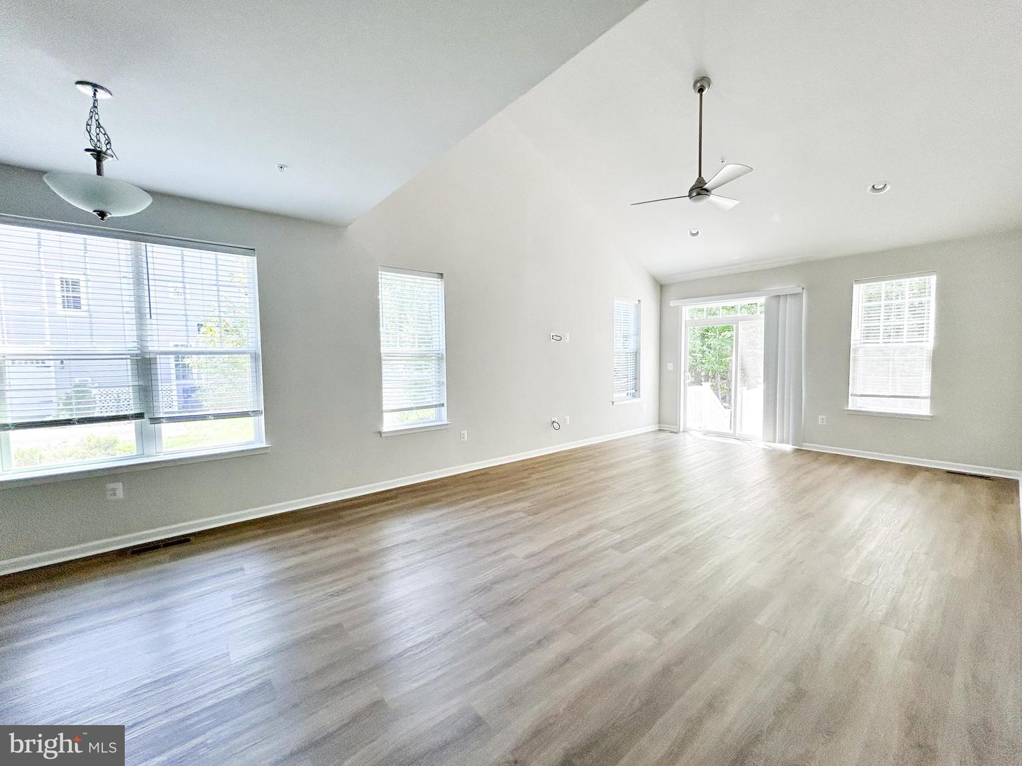 11521 Beacon Hill Ct Property Photo 24