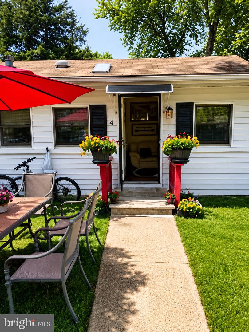 4 Highland Pl Property Photo 2
