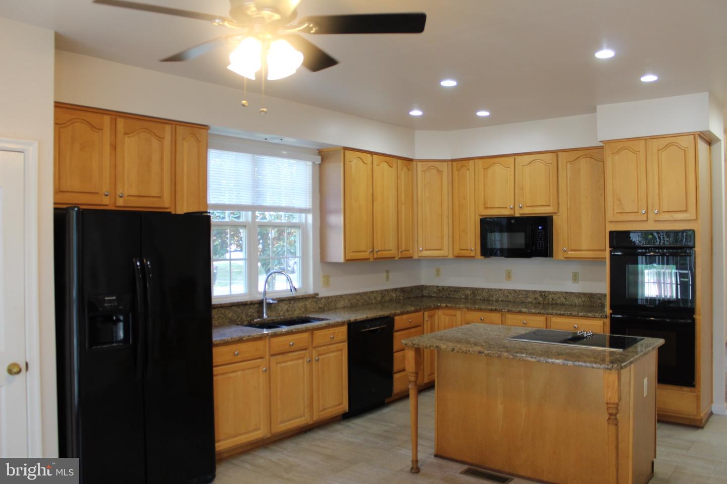 10111 Astill Ct Property Photo 6