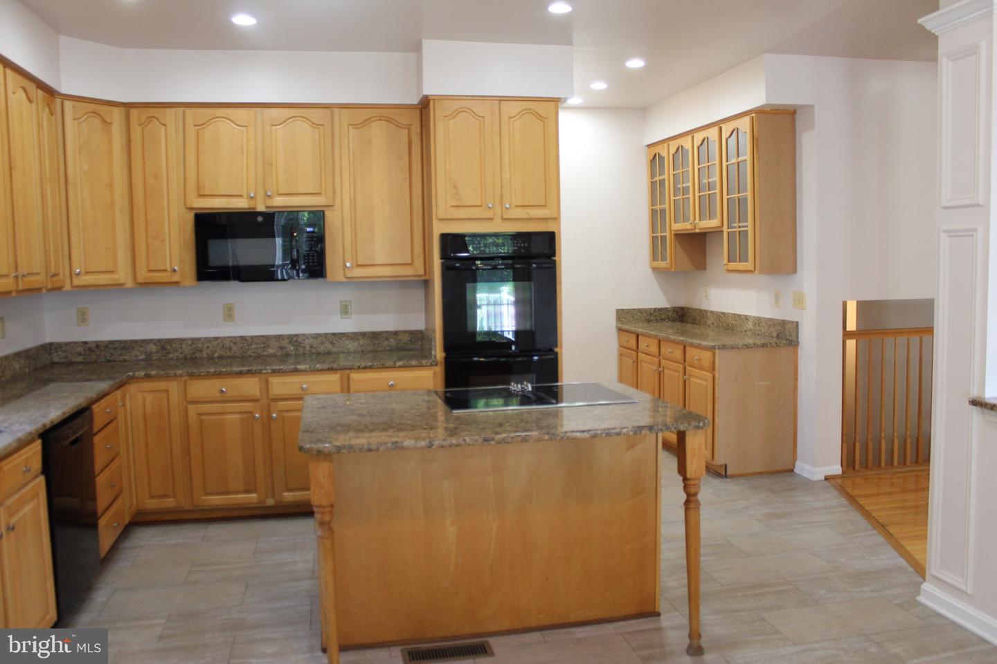 10111 Astill Ct Property Photo 8