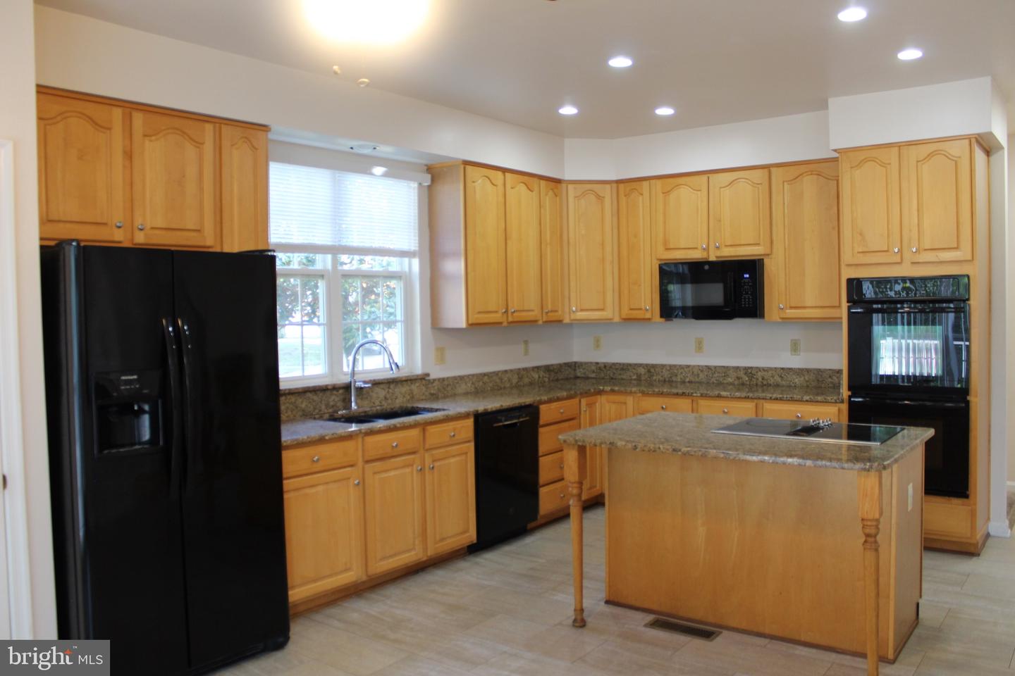 10111 Astill Ct Property Photo 9
