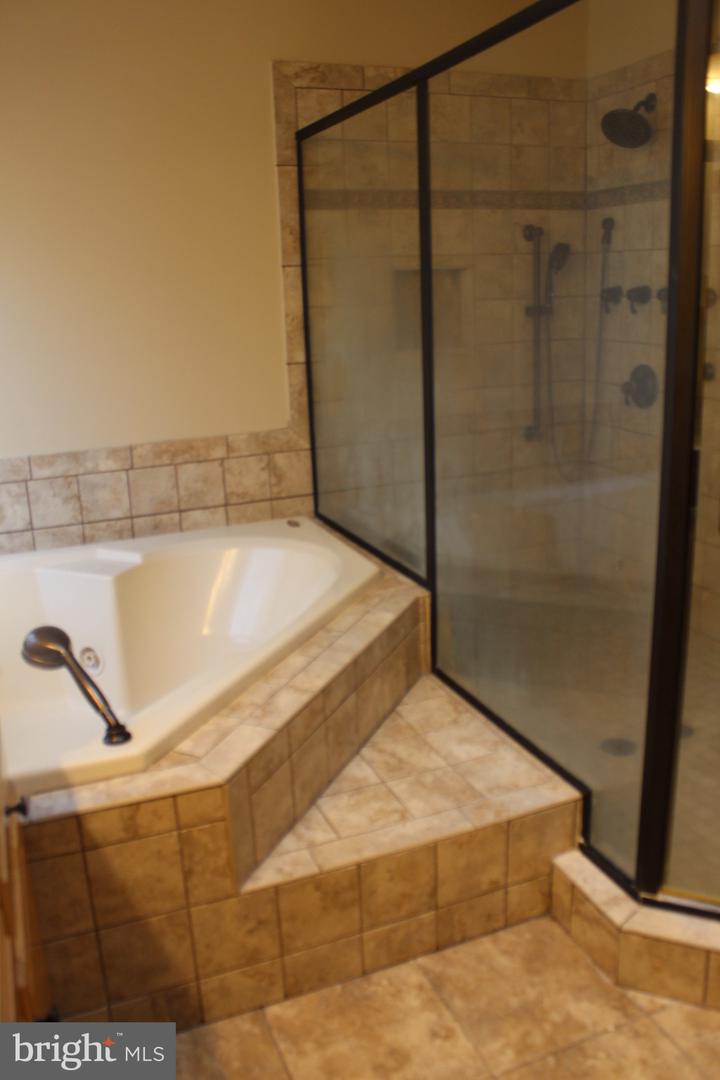10111 Astill Ct Property Photo 21