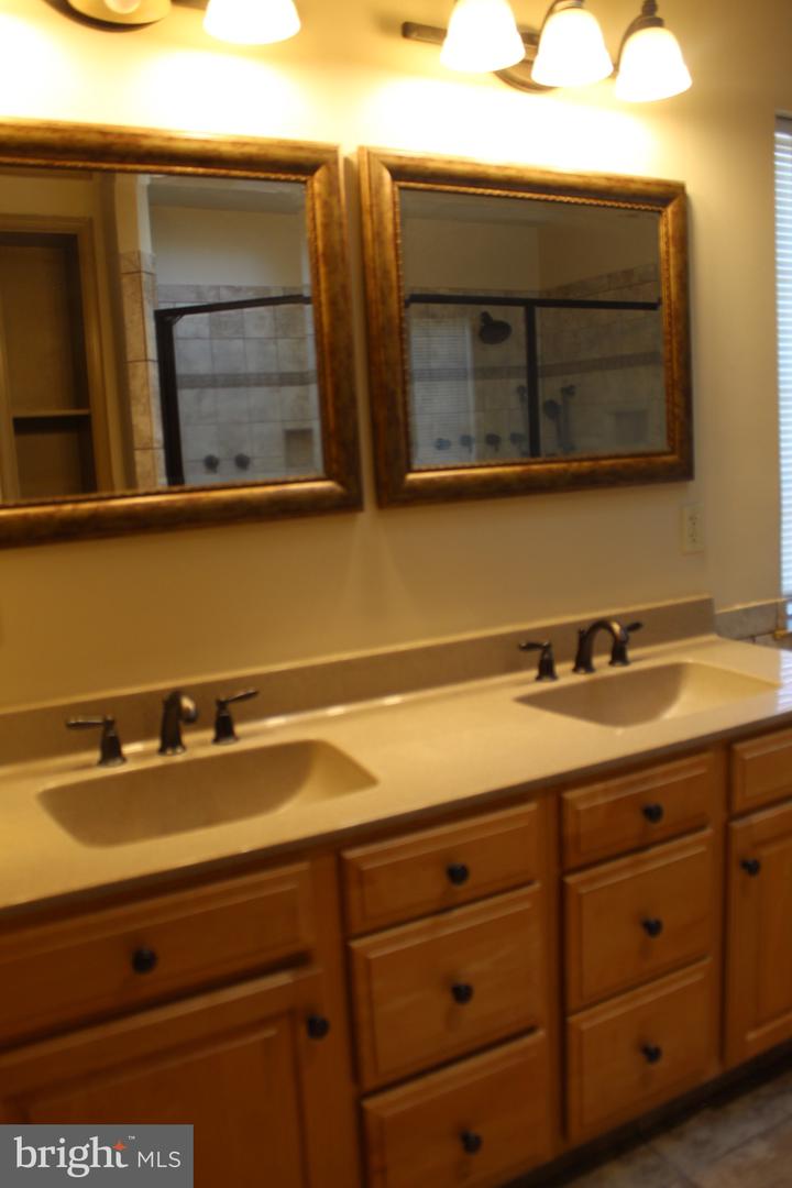 10111 Astill Ct Property Photo 23