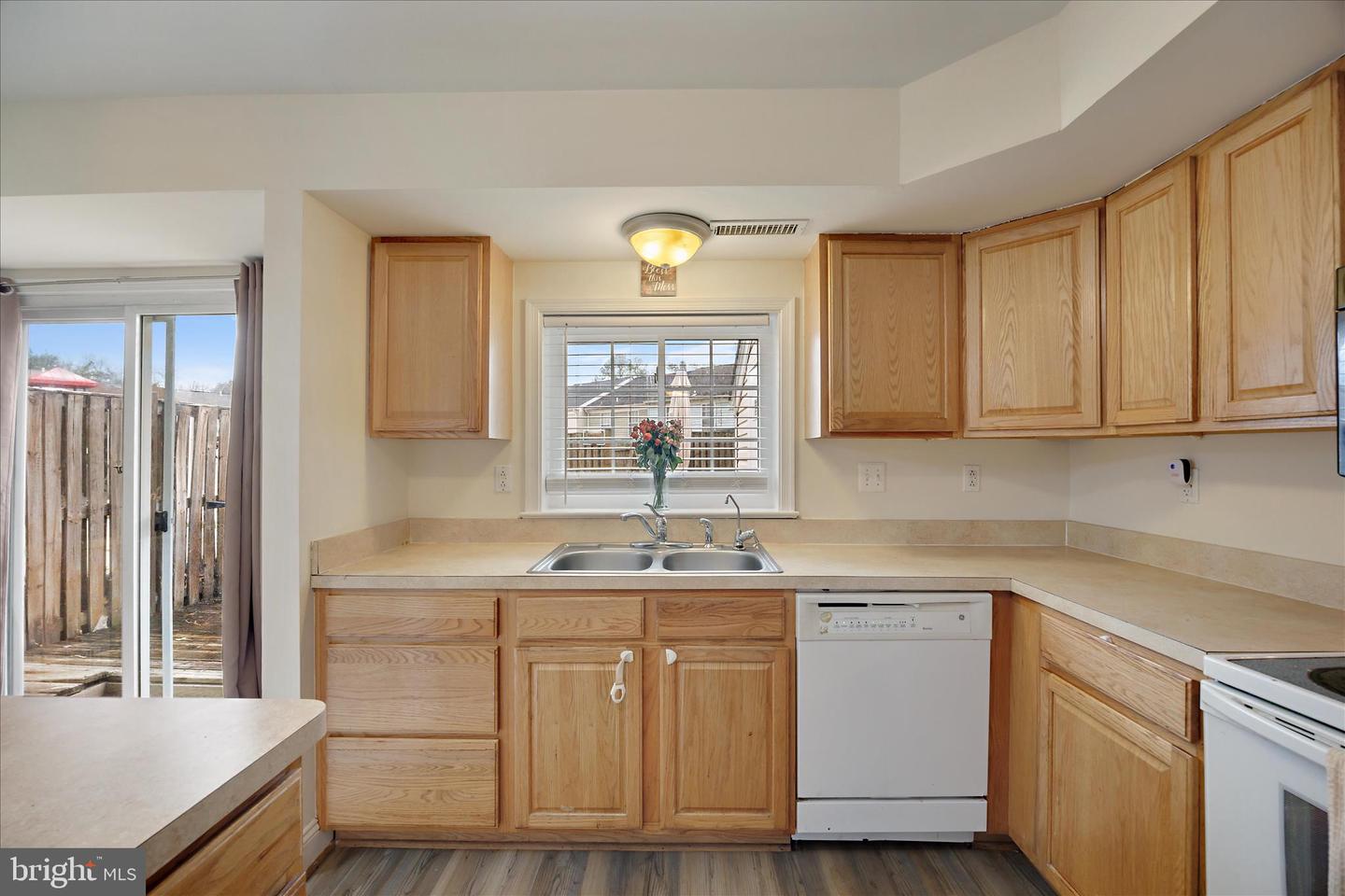 3898 Light Arms Pl Property Photo 15