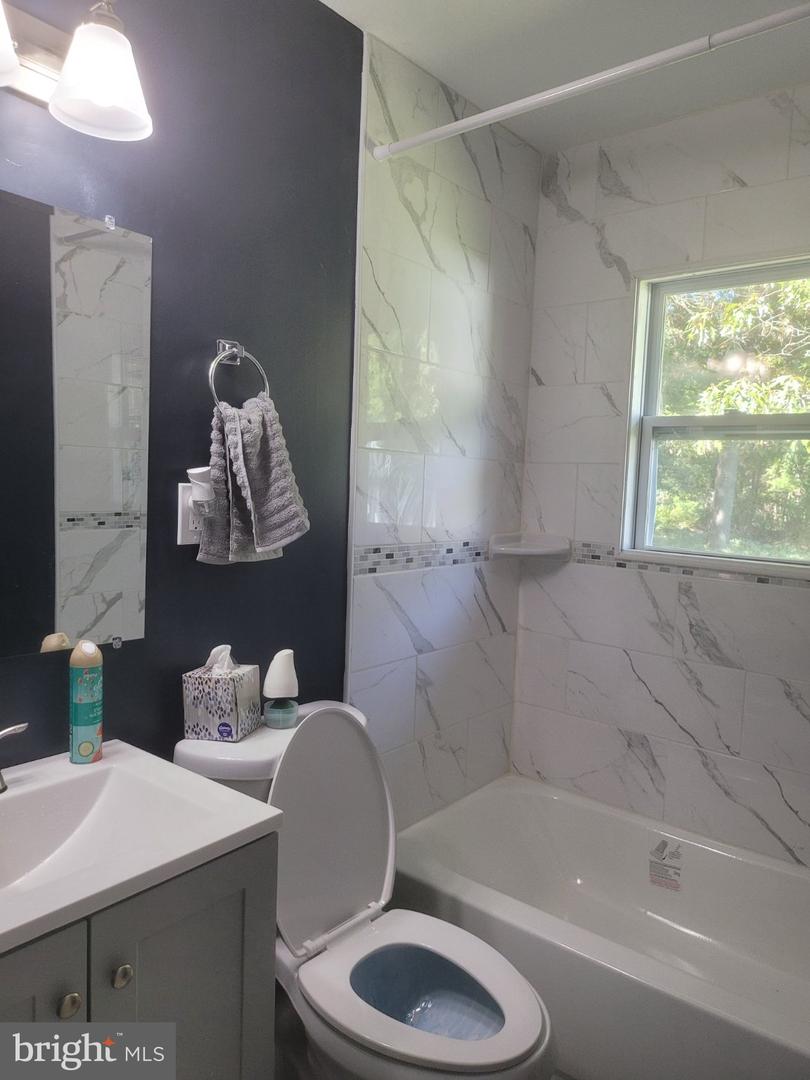 12928 Jameson Dr Property Photo 2