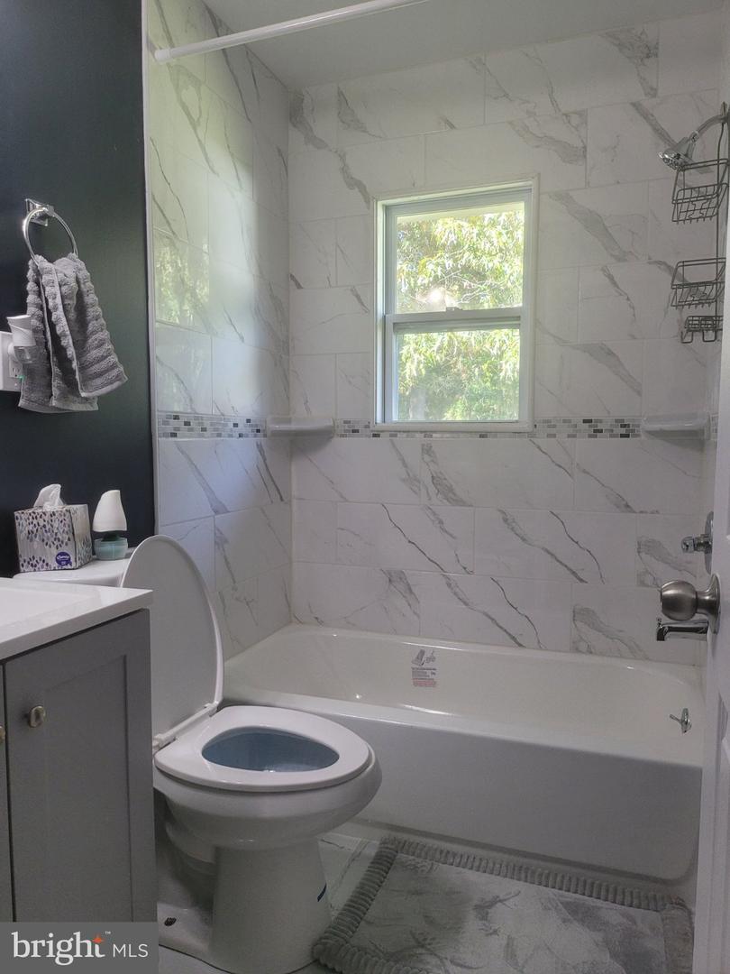 12928 Jameson Dr Property Photo 3