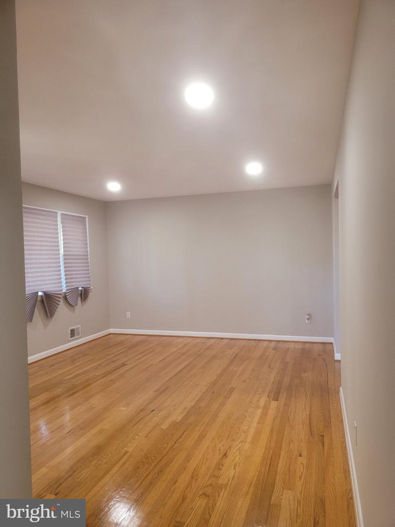 12928 Jameson Dr Property Photo 5