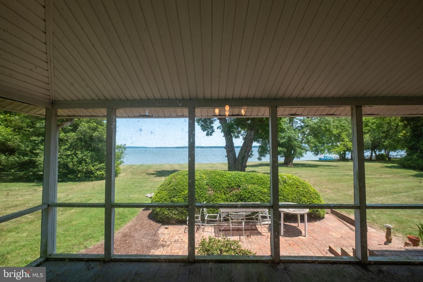 13922 River Rd Property Photo 7