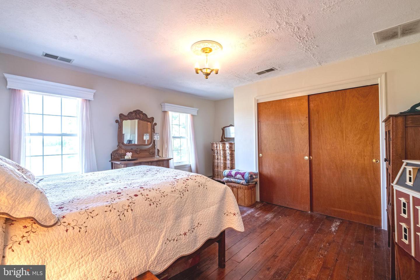 13922 River Rd Property Photo 22