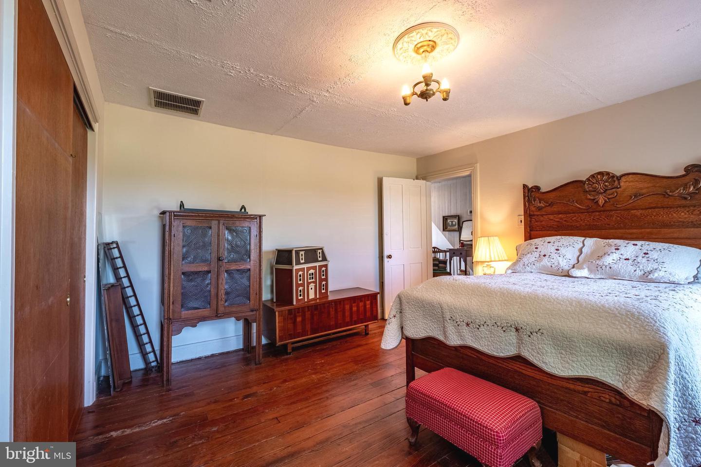 13922 River Rd Property Photo 23
