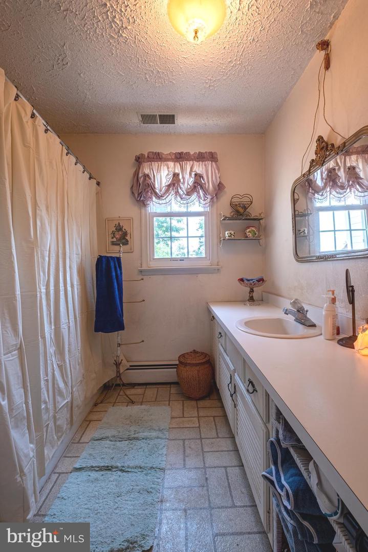 13922 River Rd Property Photo 24
