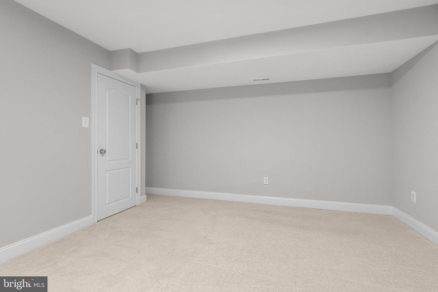 4554 Coachmans Path Ct Property Photo 34