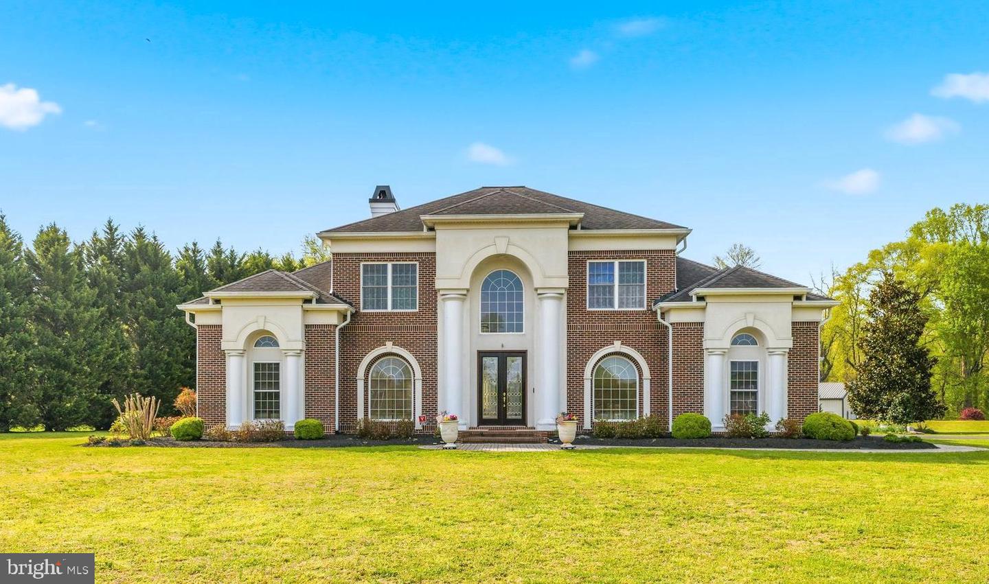 8530 COLLEEN DR