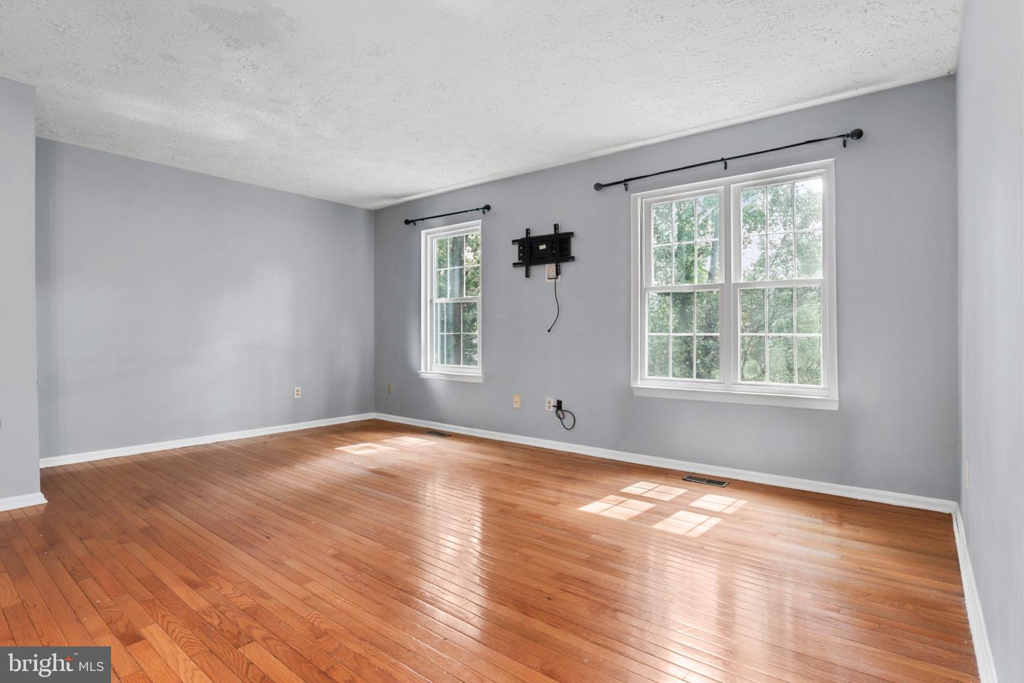 4239 Drake Ct Property Photo 4