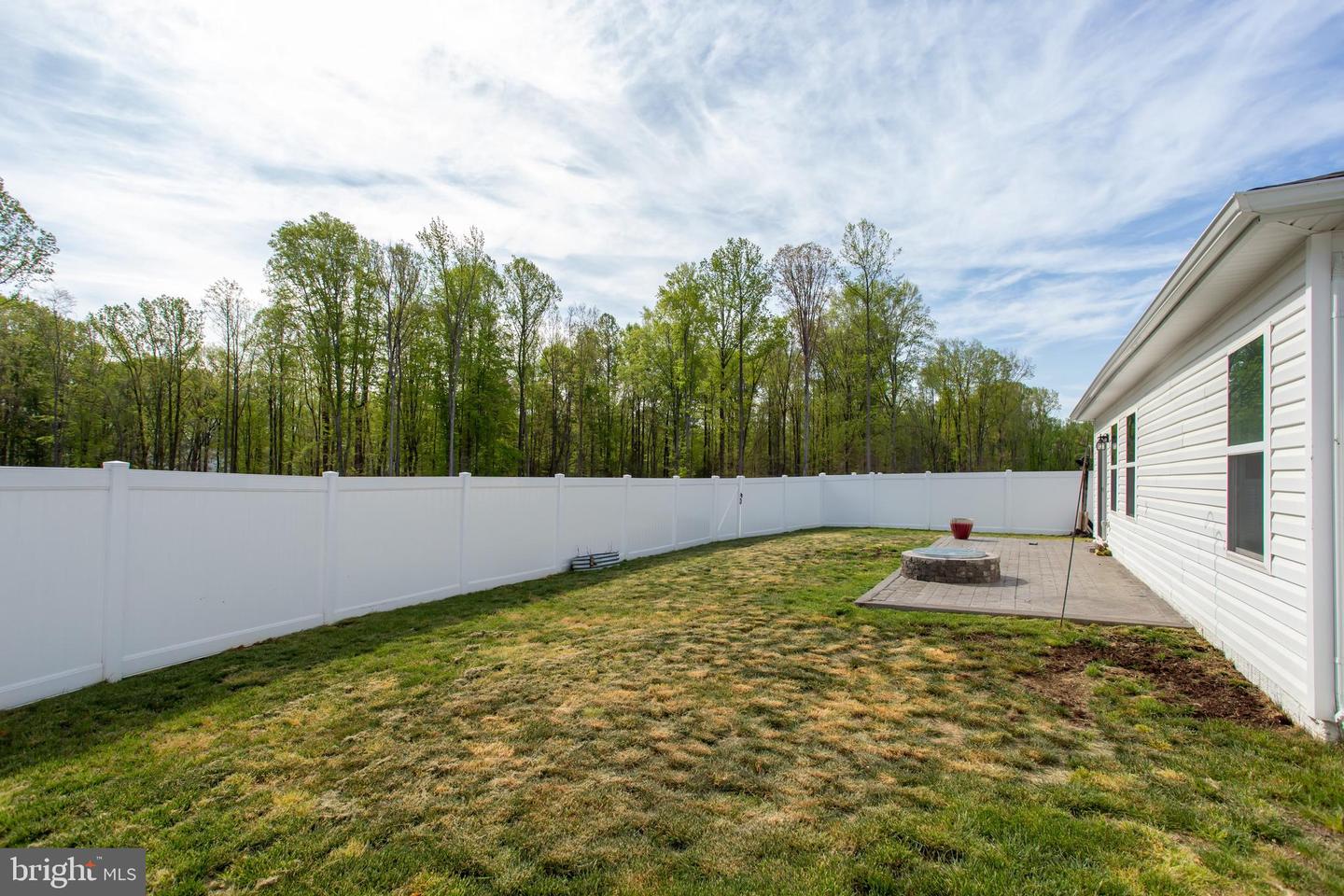291 Forest Edge Ave Property Photo 5