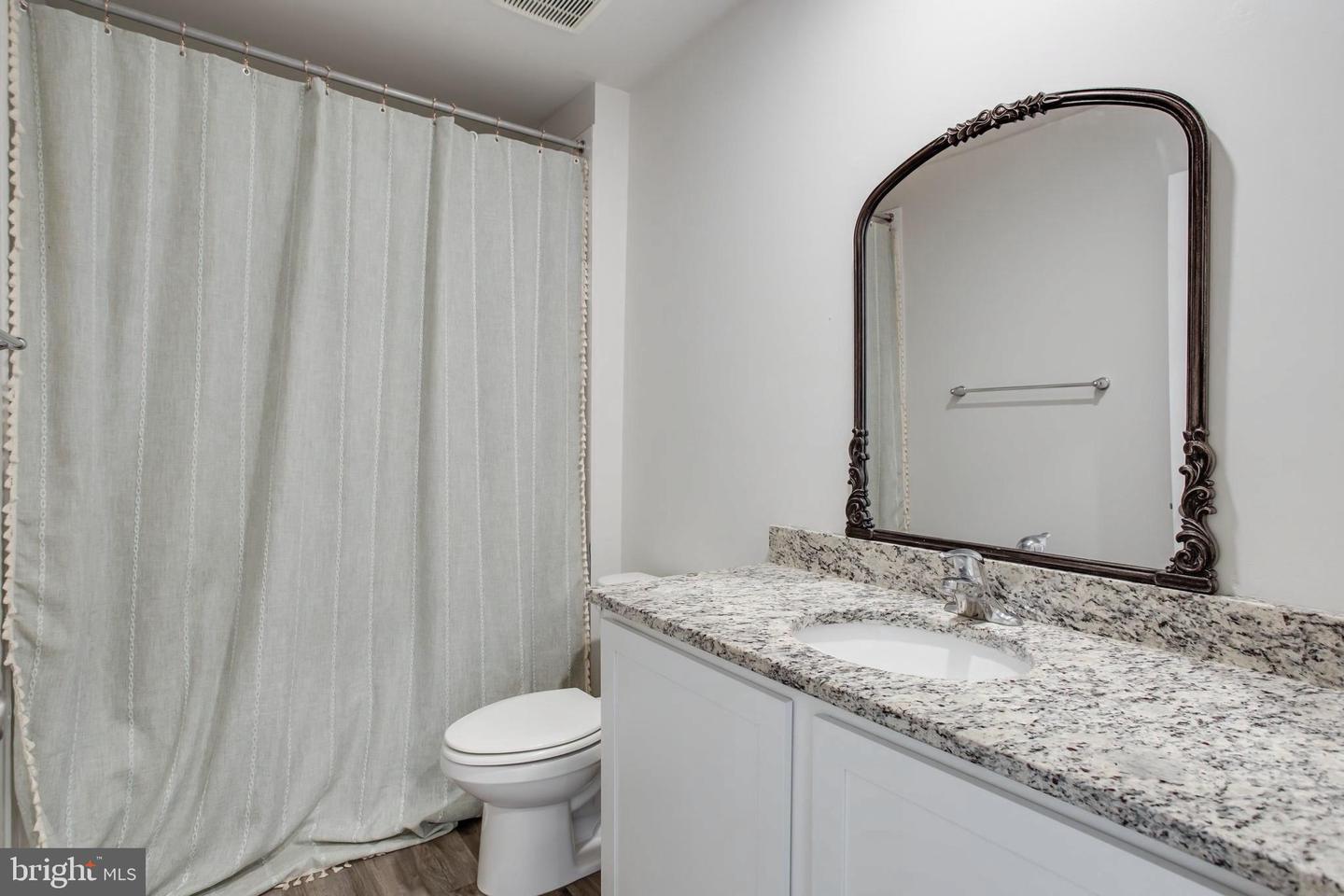 291 Forest Edge Ave Property Photo 17
