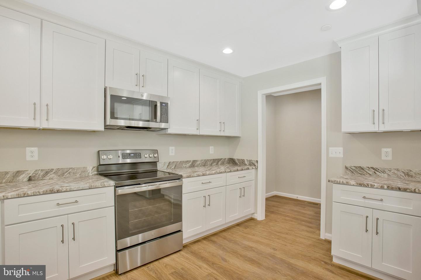 8 E Poplar Ln Property Photo 2
