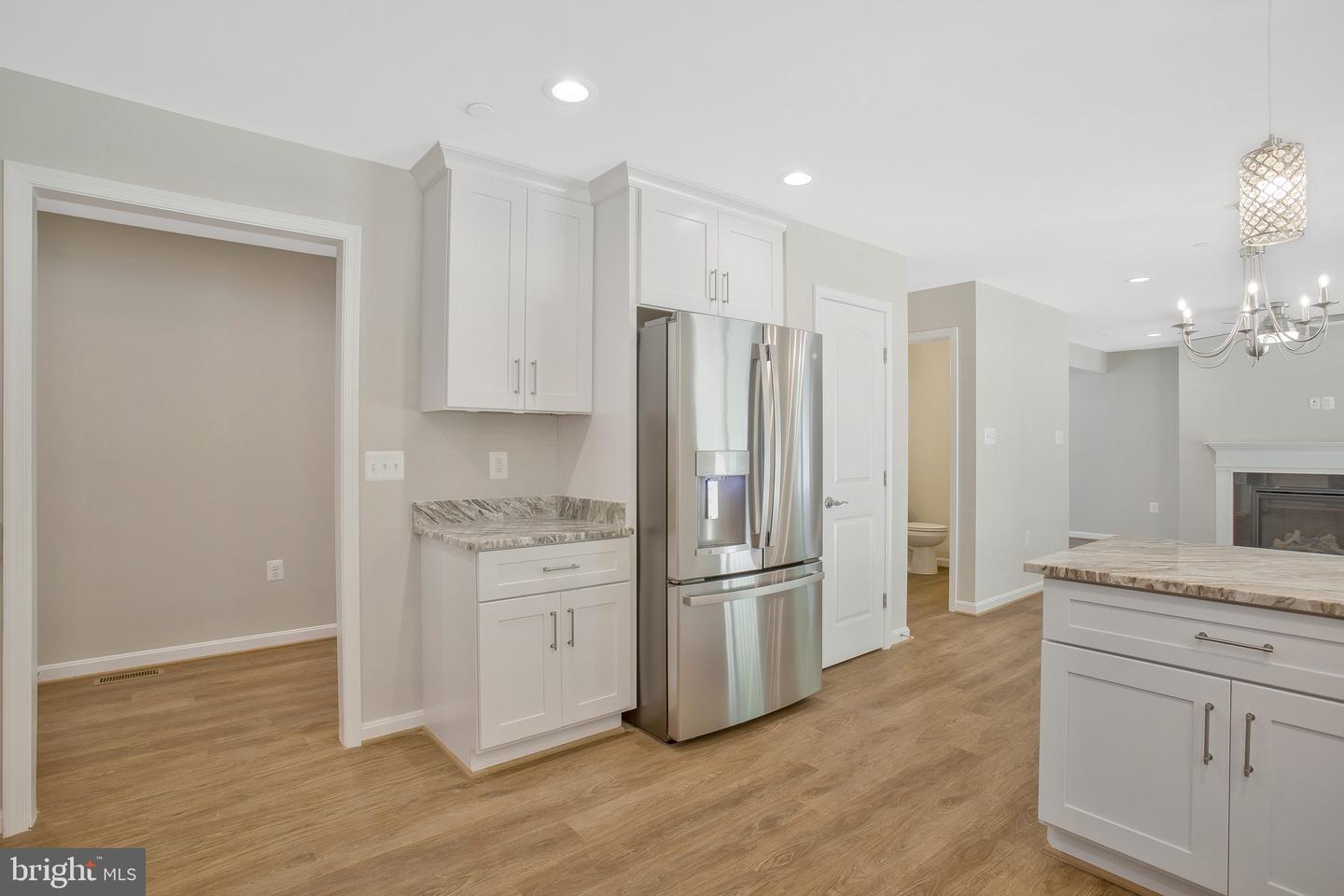 8 E Poplar Ln Property Photo 4