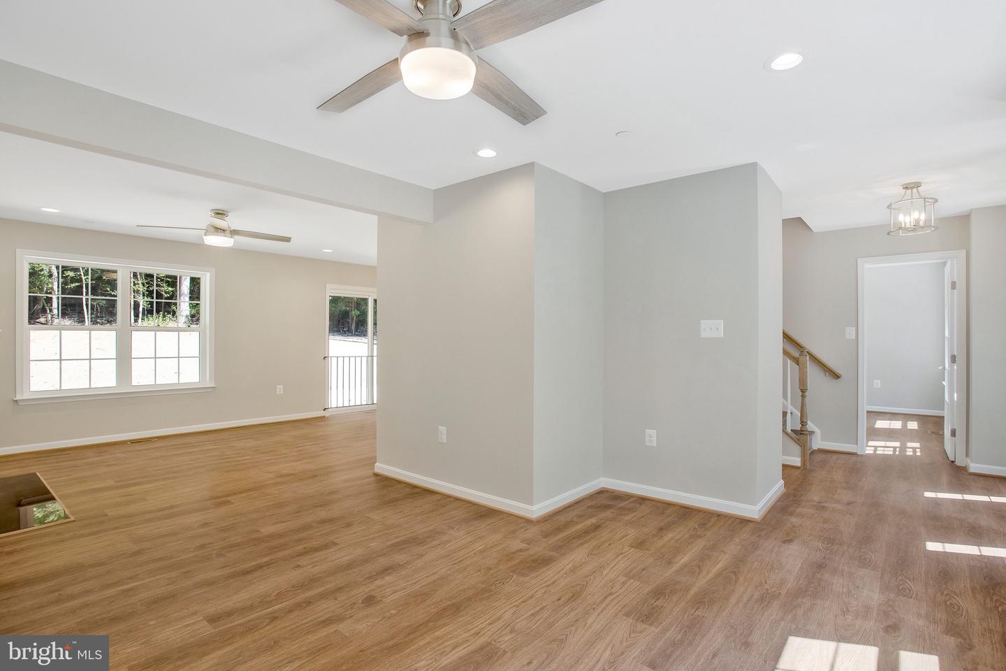 8 E Poplar Ln Property Photo 7