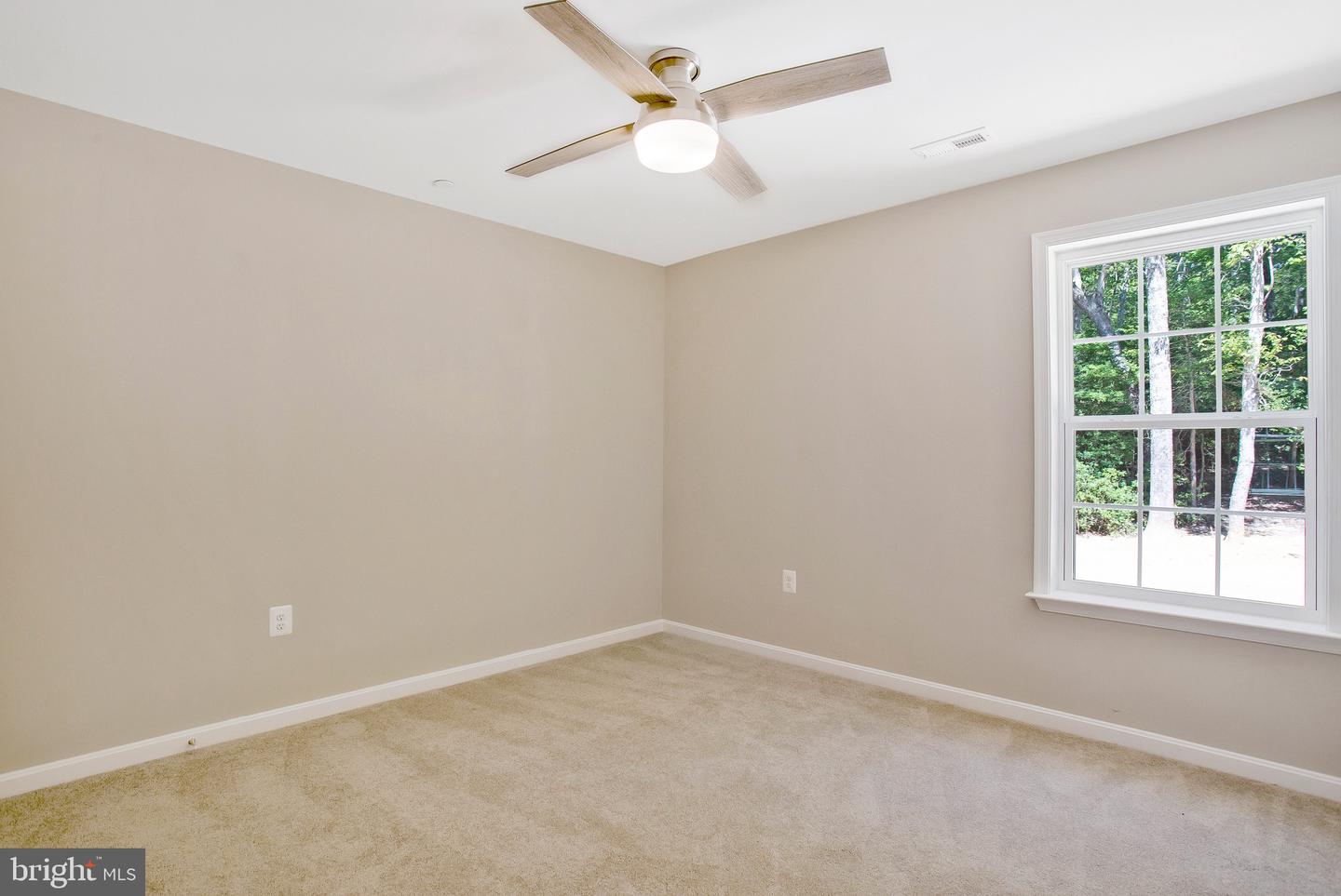 8 E Poplar Ln Property Photo 10