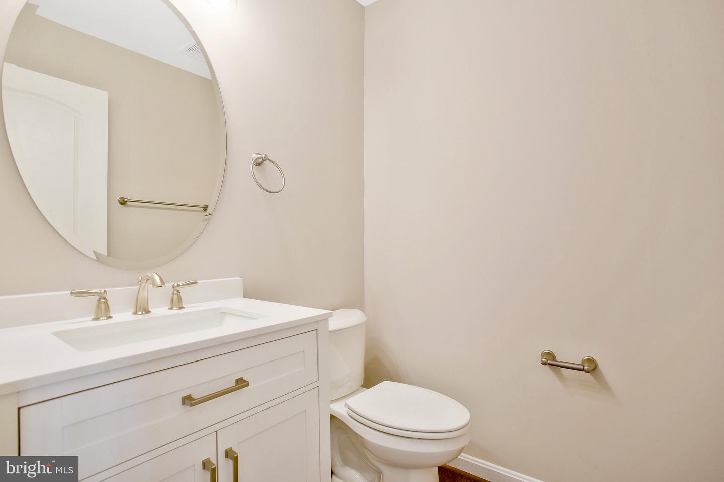 8 E Poplar Ln Property Photo 16