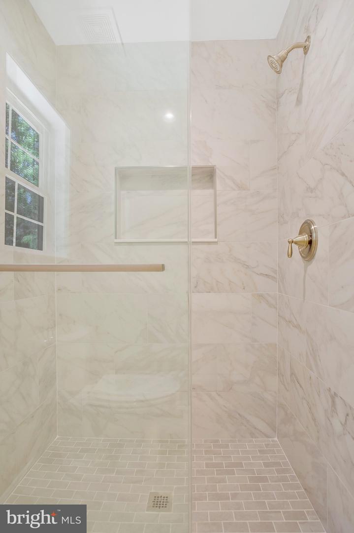 8 E Poplar Ln Property Photo 18