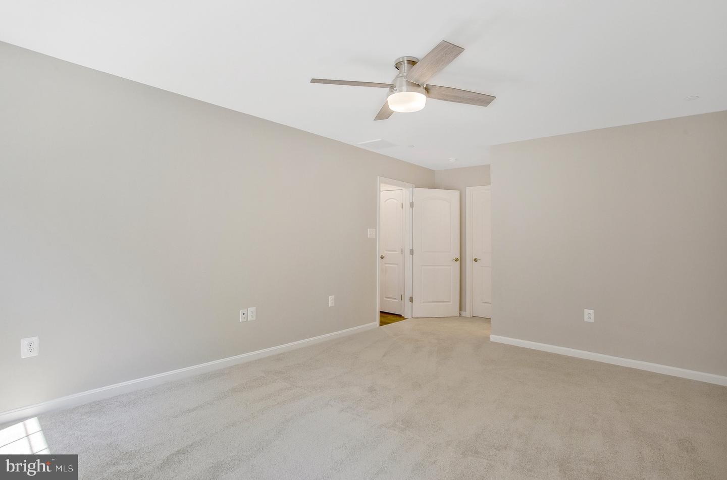 8 E Poplar Ln Property Photo 20