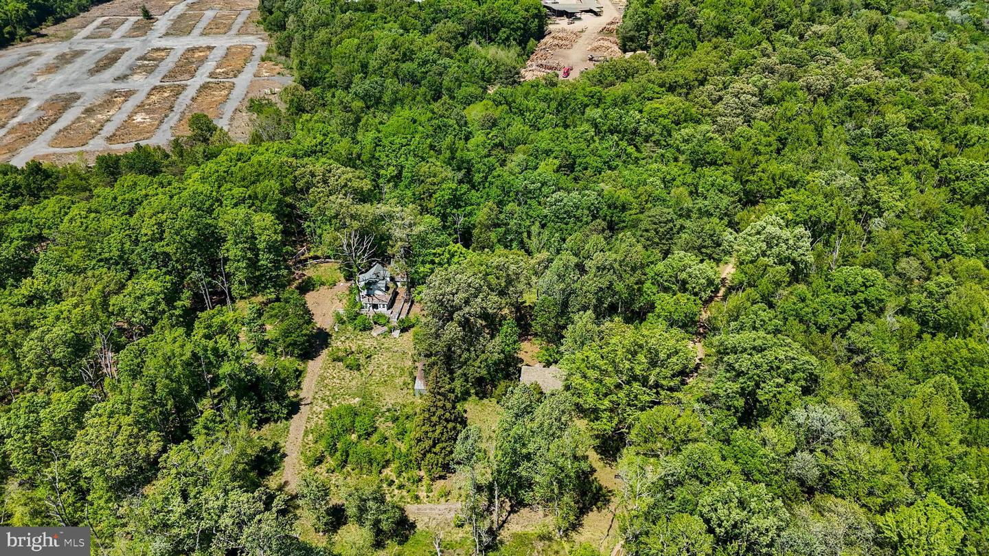 10525 Jaybee Ln Property Photo 2