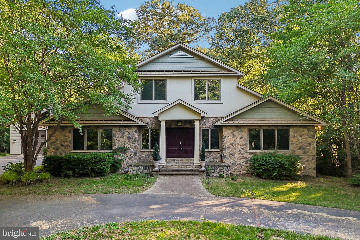 10060 Harmony Hill Ln Property Photo 1