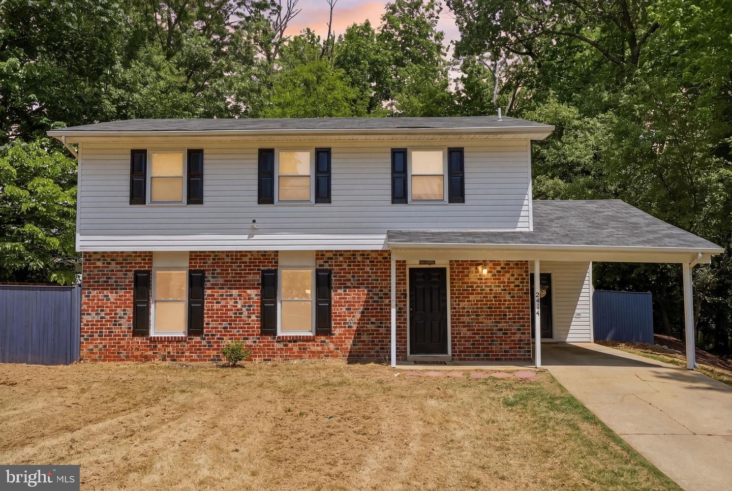 2414 Oakwood Ct Property Photo 1