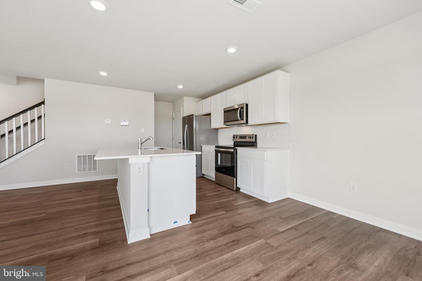 265 Long Branch Ln Property Photo 8