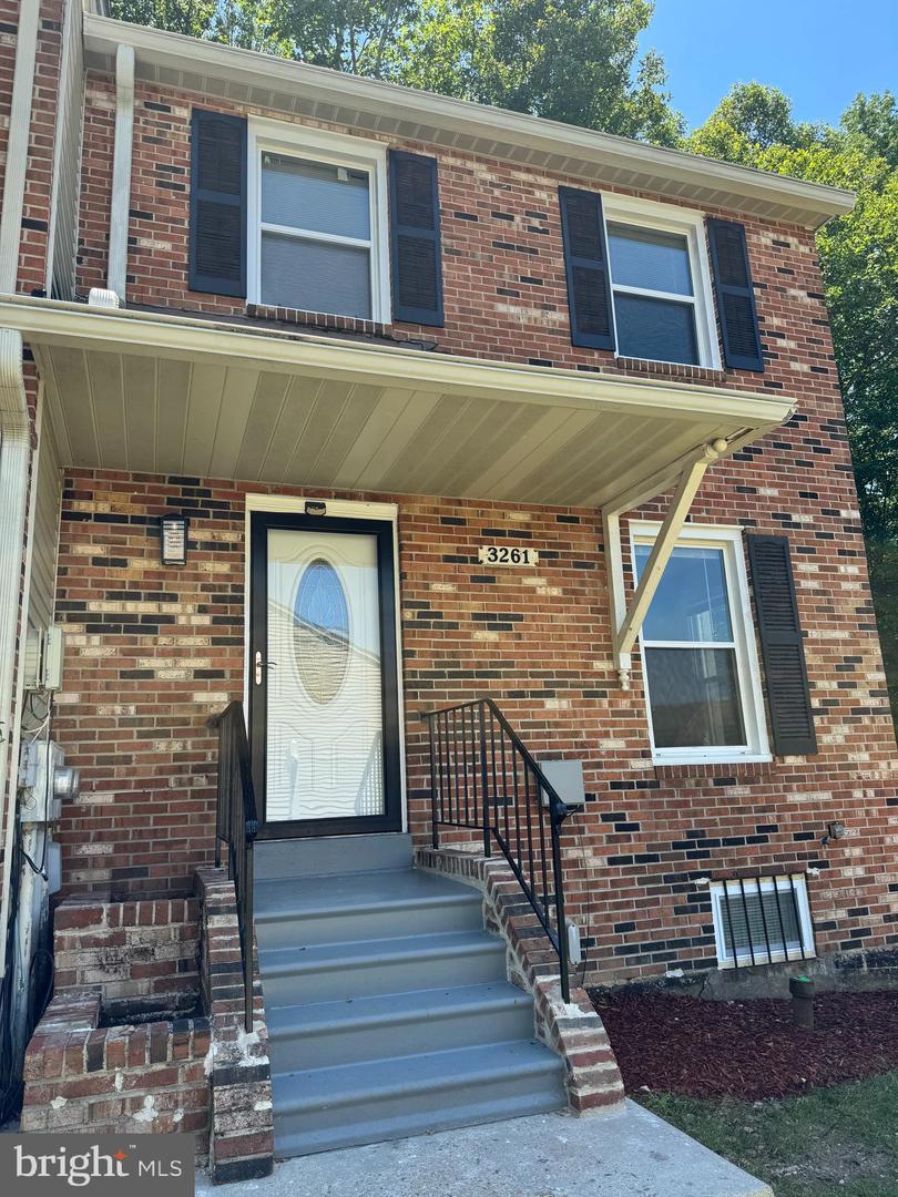 3261 Westdale Ct Property Photo 1