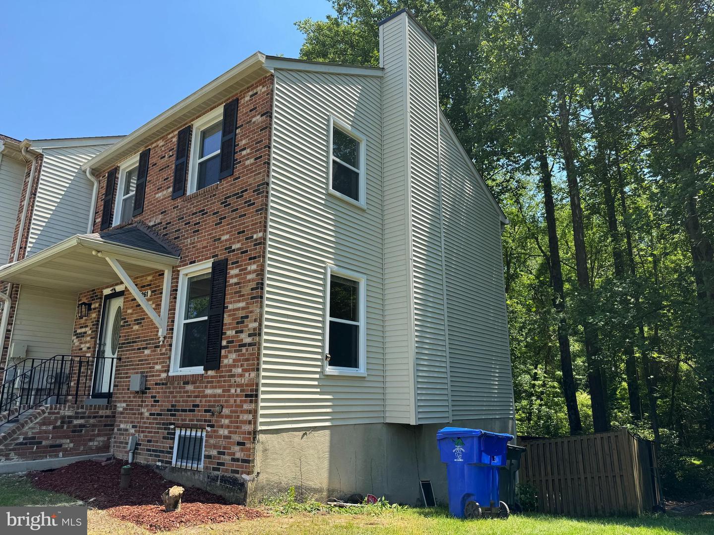 3261 Westdale Ct Property Photo 4
