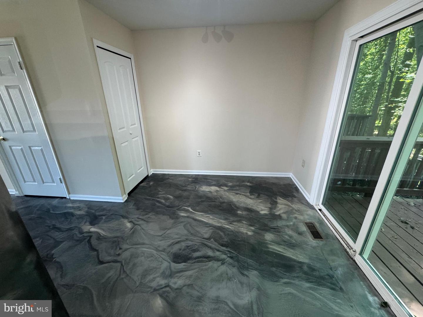 3261 Westdale Ct Property Photo 26