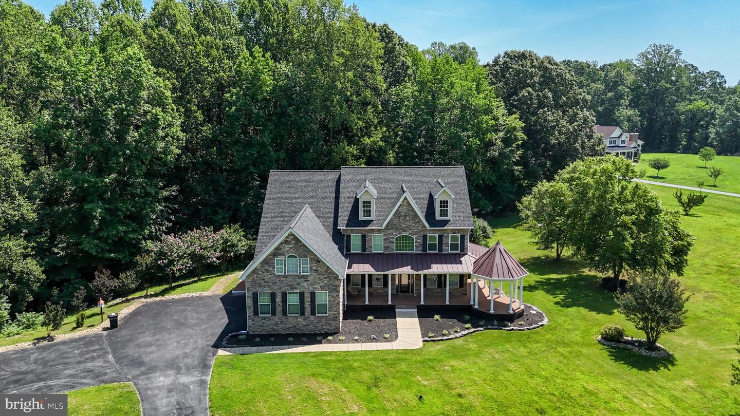 8070 Amberleigh Place Property Photo 12