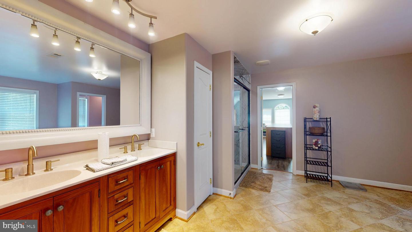 8070 Amberleigh Place Property Photo 32