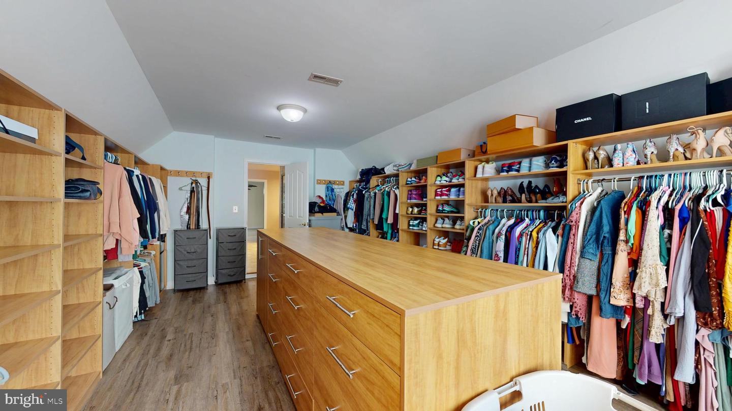 8070 Amberleigh Place Property Photo 36