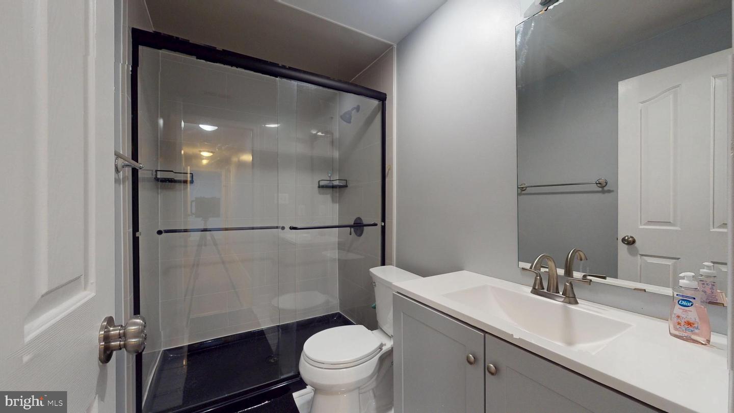 8070 Amberleigh Place Property Photo 47