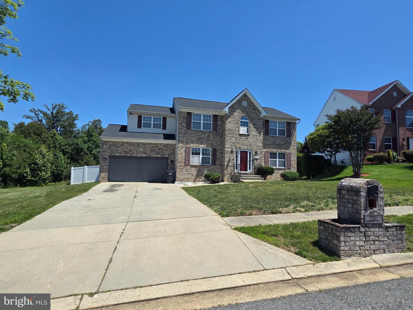 2282 Woodberry Dr Property Photo 3