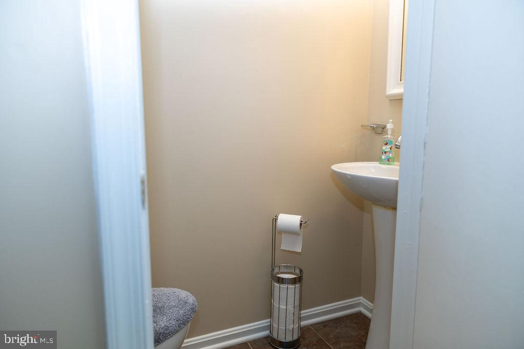 29 Dale Dr Property Photo 5
