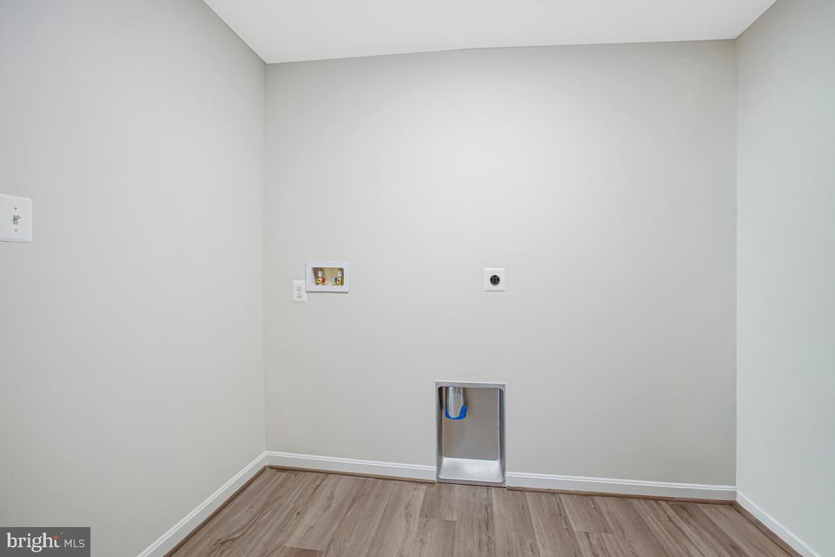 10-e Poplar Ln Property Photo 16