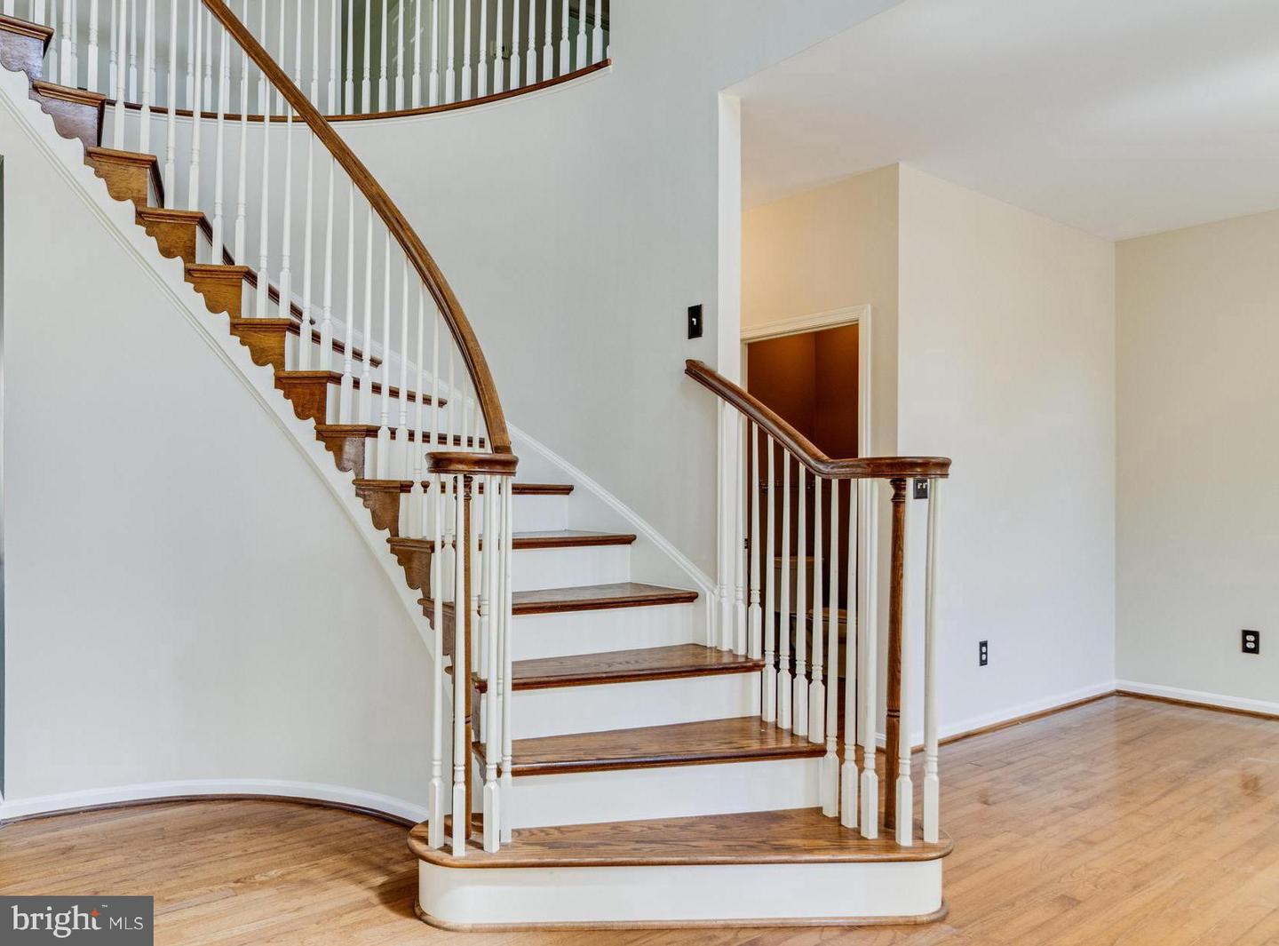 11645 Bachelors Hope Ct Property Photo 4