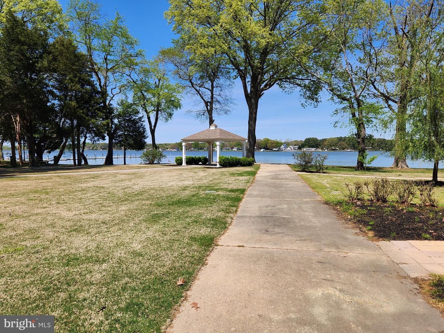 14875 Buckingham Ct Property Photo 8