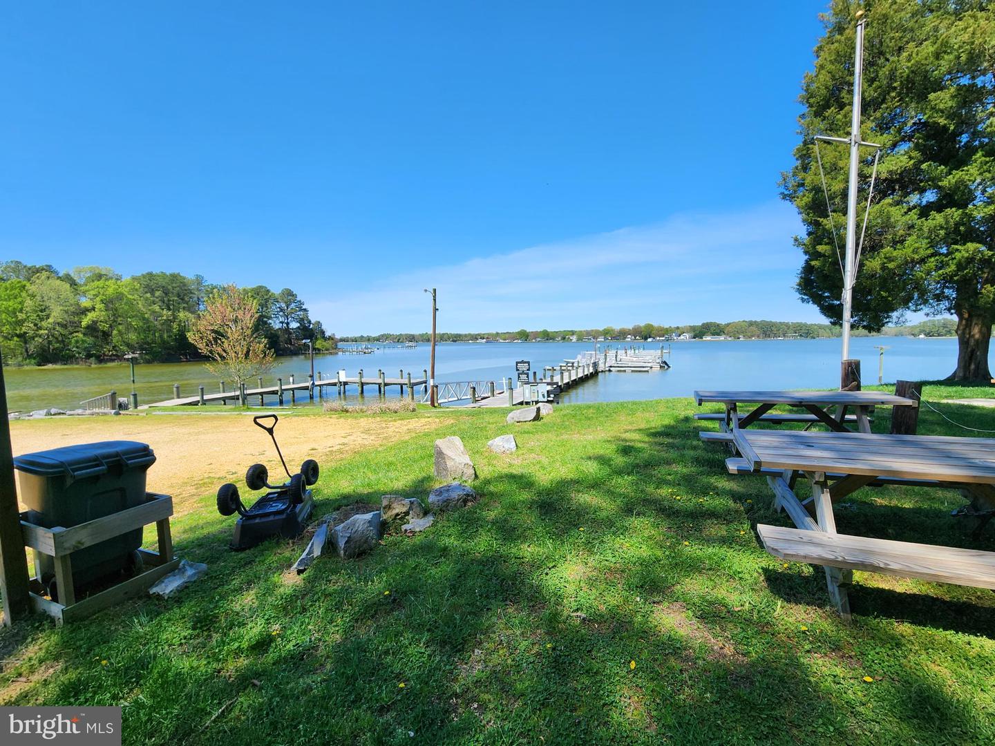 14875 Buckingham Ct Property Photo 12