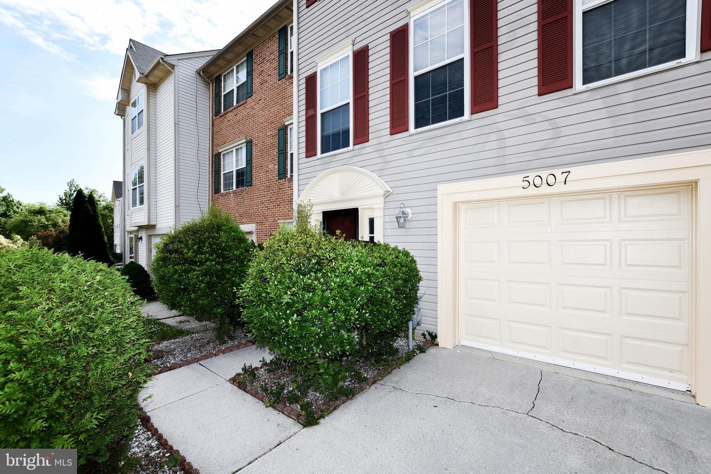 5007 Doctorfish Ct Property Photo 2