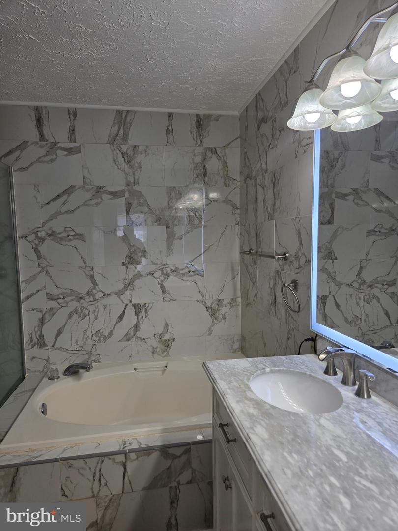 5007 Doctorfish Ct Property Photo 57