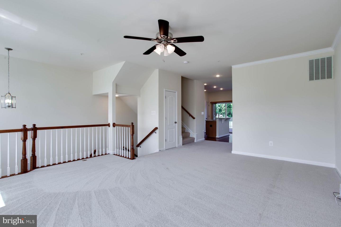 11664 Palm Desert Pl Property Photo 4
