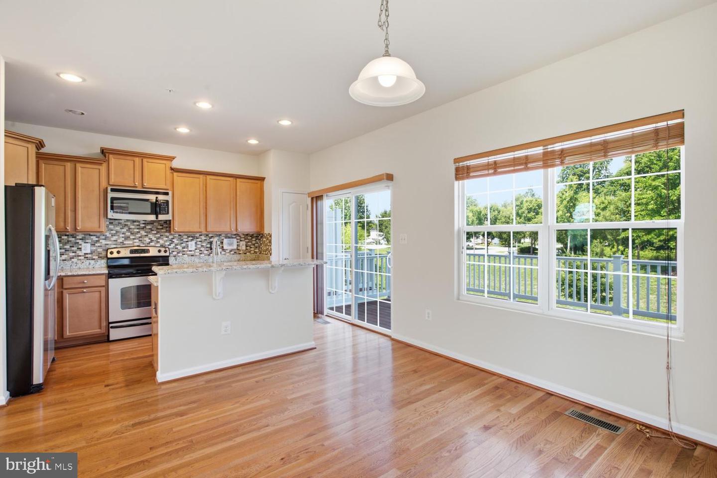 11664 Palm Desert Pl Property Photo 5