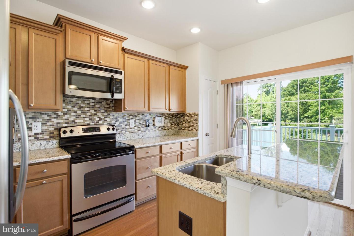 11664 Palm Desert Pl Property Photo 6